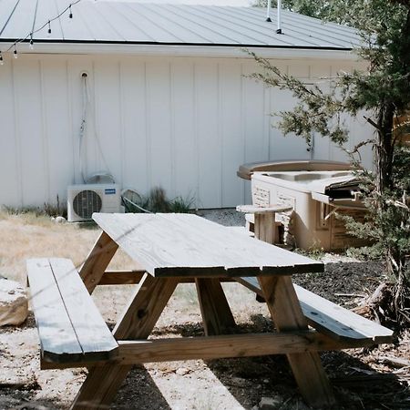 Hummingbird Haus - Hill Country Views On 20 Acres With Firepit Villa Spring Branch Exteriör bild