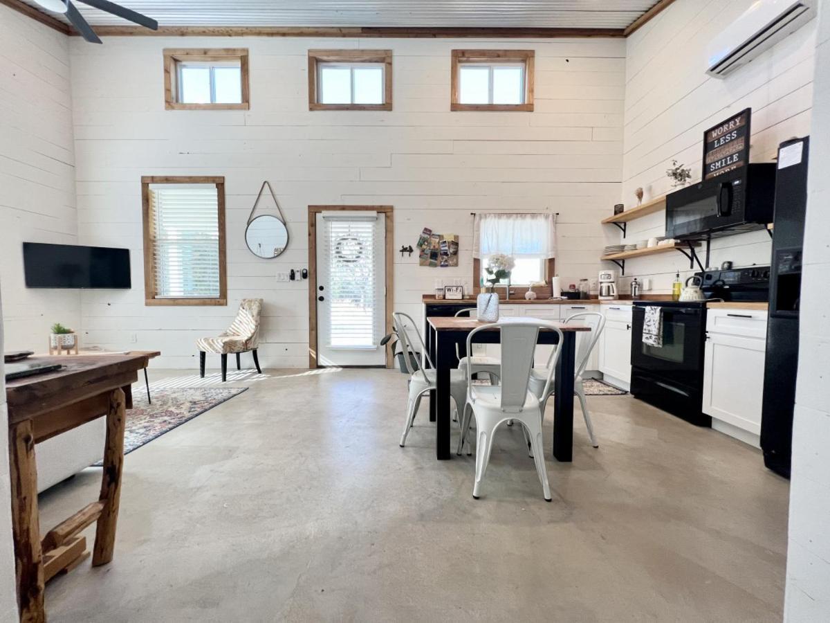Hummingbird Haus - Hill Country Views On 20 Acres With Firepit Villa Spring Branch Exteriör bild