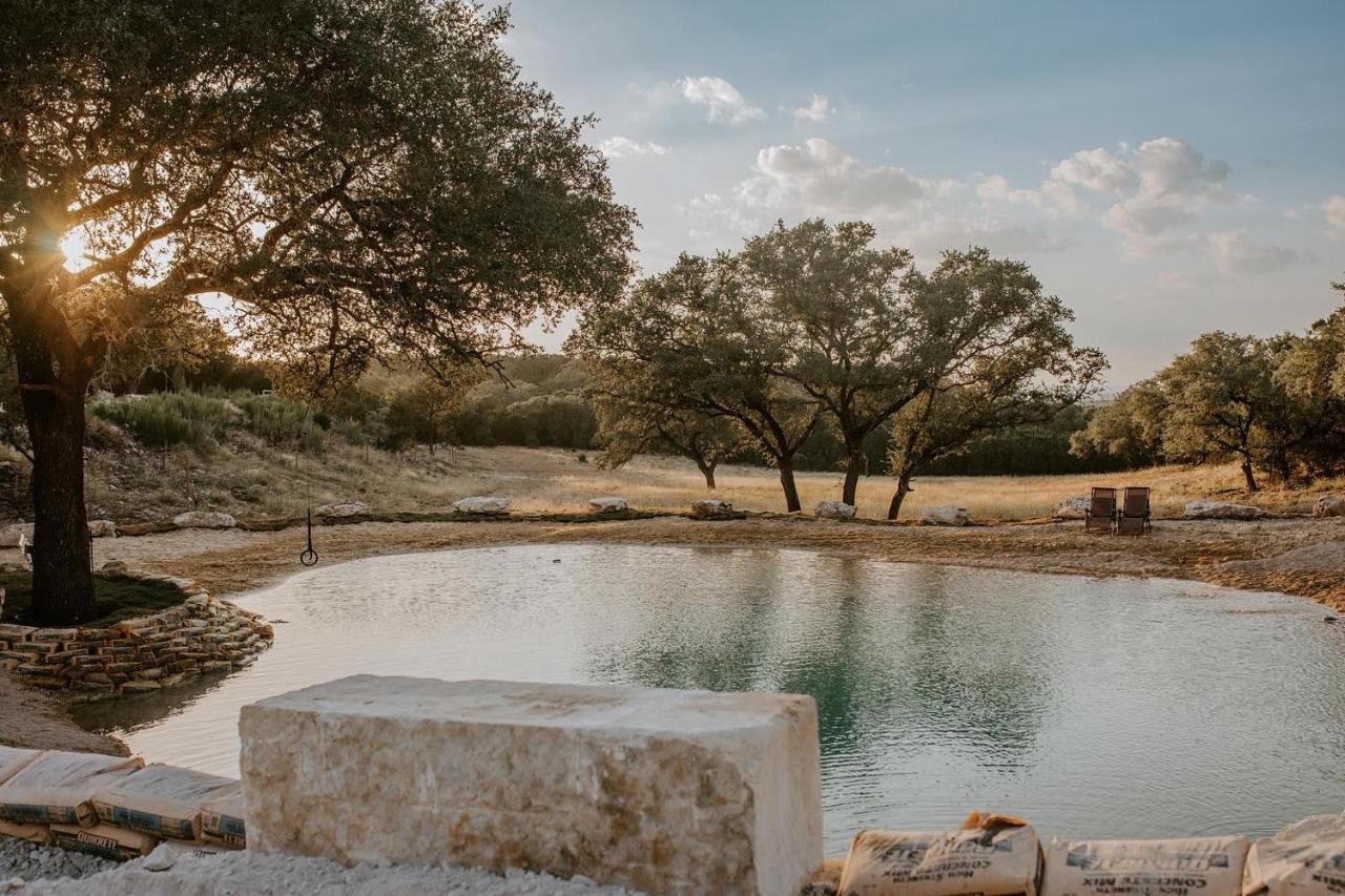 Hummingbird Haus - Hill Country Views On 20 Acres With Firepit Villa Spring Branch Exteriör bild
